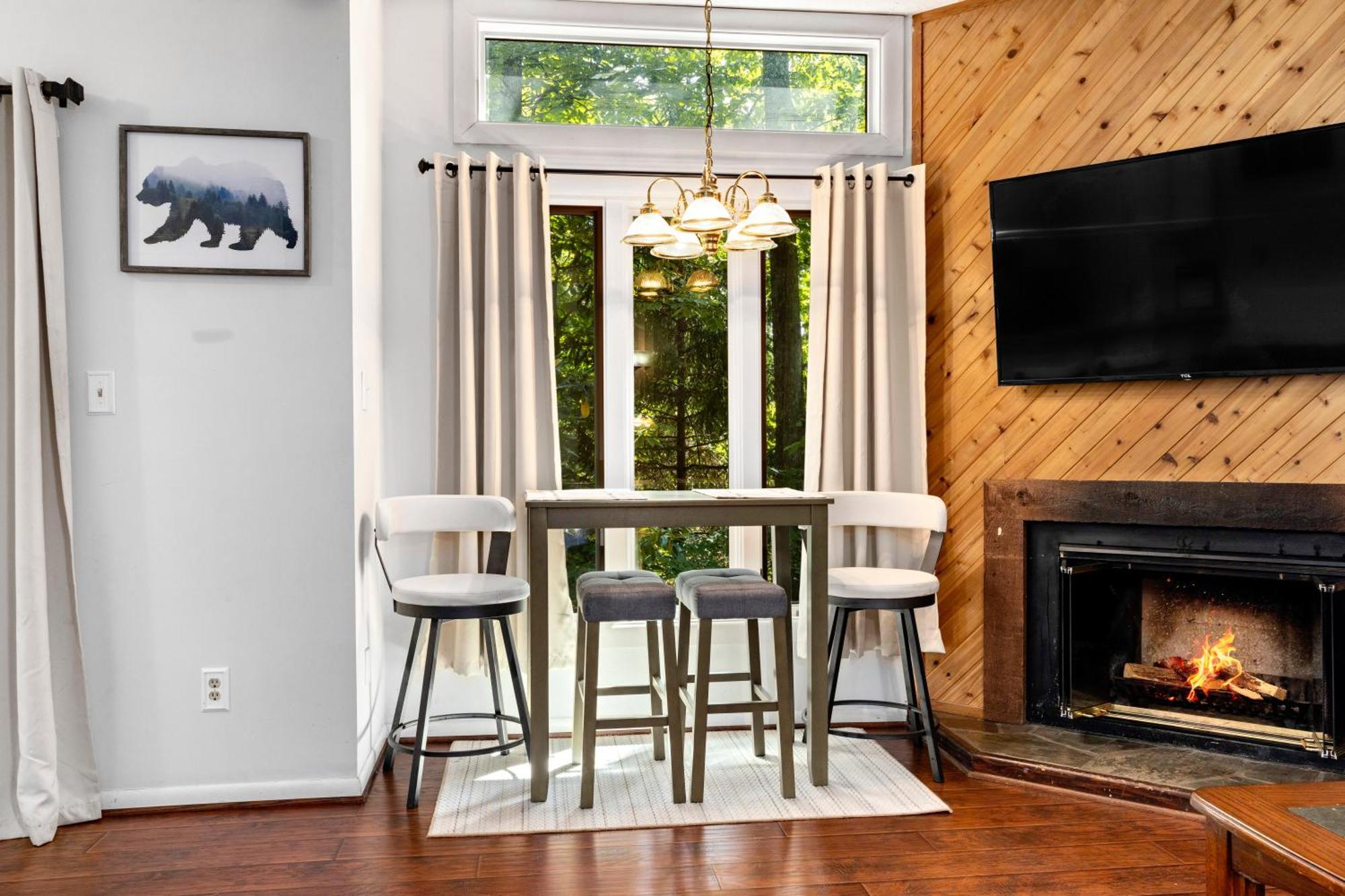 Cozy Condo In Wintergreen Resort That Sleeps 4! Lyndhurst Exterior foto